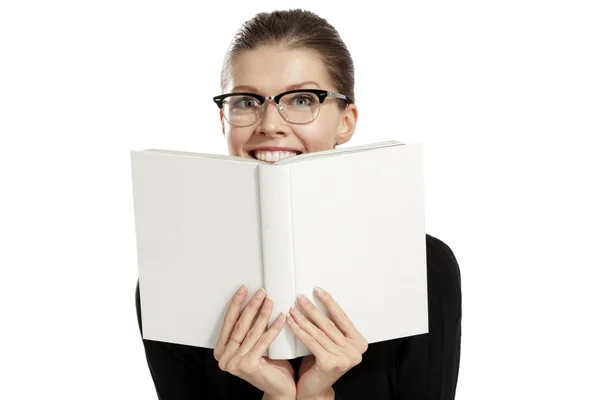 Giovane donna con un libro — Foto Stock