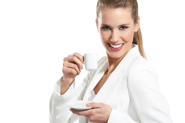 Jonge mooie vrouw drinken een kopje koffie — Stockfoto