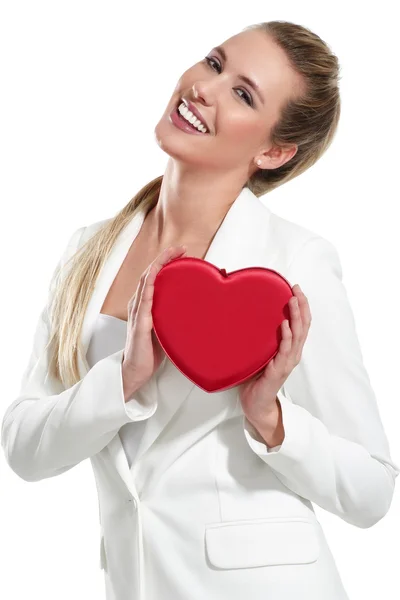 Krásná šťastná žena s srdcem — Stock fotografie