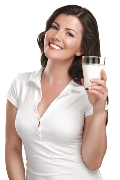 Jonge mooie vrouw drink een glas ok melk — Stockfoto