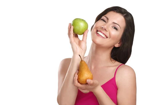 Joven hermosa mujer mostrando frutas frescas de temporada — Foto de Stock