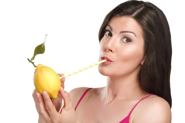 Completar em vitamina c para bela jovem mulher beber suco dir — Fotografia de Stock
