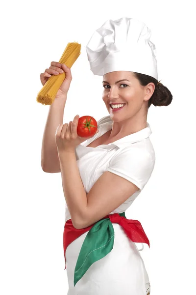 年轻女子厨师展示意大利食品配料 — 图库照片