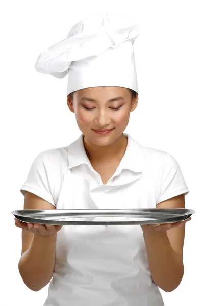 Gelukkig lachend Aziatische chinese vrouw chef-kok op het werk — Stockfoto