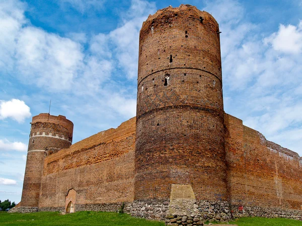 O castelo de Ciechanow, castelo real medieval em Ciechanow — Fotografia de Stock