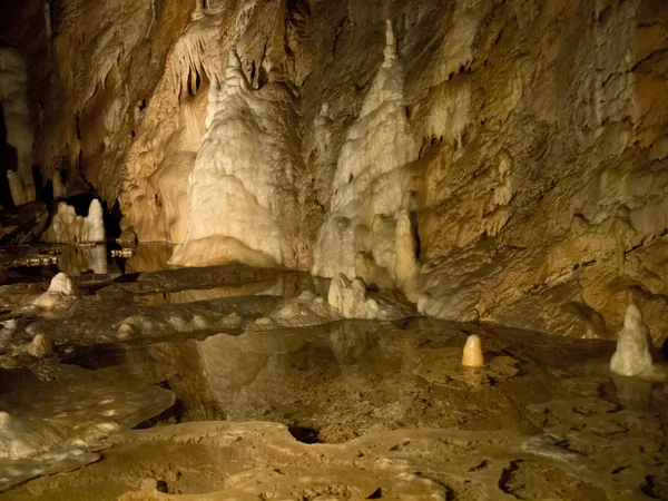 Björnen grotta, jaskinia niedzwiedzia, kletno, Polen Royaltyfria Stockfoton