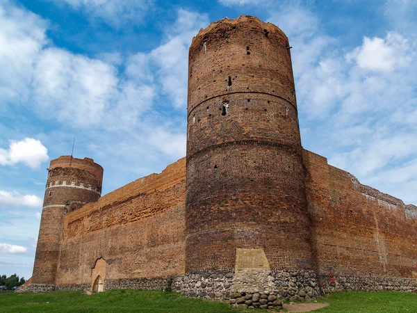 Ruïnes van het middeleeuwse kasteel in ciechanow, Polen — Stockfoto