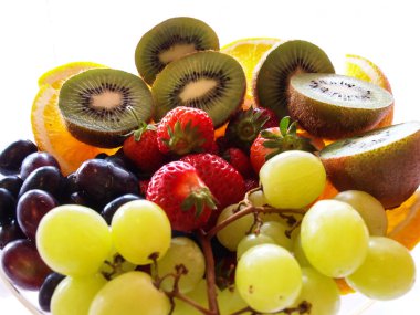 Tablo kapat-up.jpg üzerine taze meyve