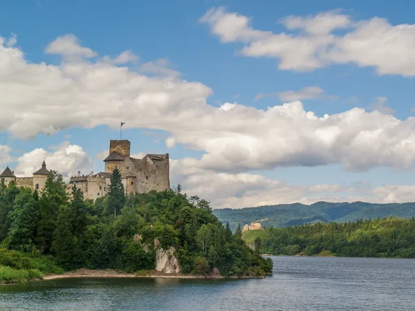 Castillo en la cima de la colina, Polonia — Foto de Stock