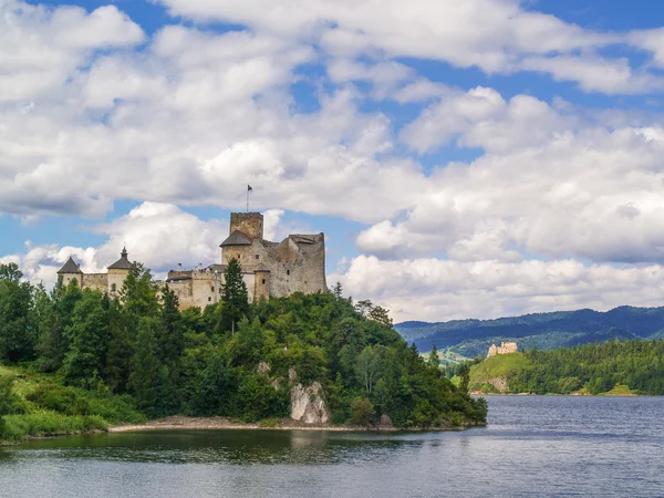 Castillo en la cima de la colina, Polonia — Foto de Stock