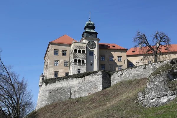 Pieskowa skala castle nära krakow, gamla medeltida ruiner, Polen — Stockfoto