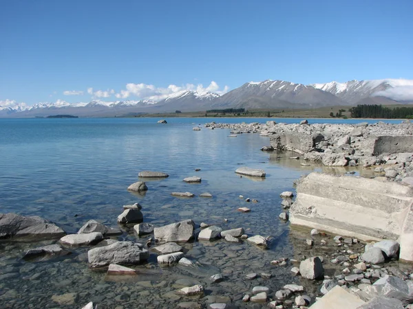 Rocce e lago — Foto Stock