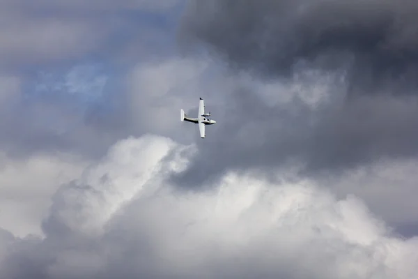 Avião no céu — Fotografia de Stock