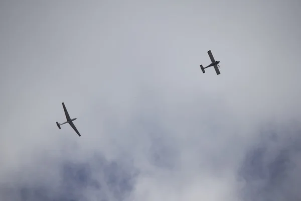 グライダーは空滑翔机是在天空中 — ストック写真