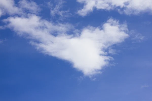 Corazón en el cielo — Foto de Stock