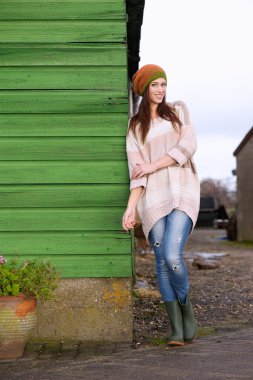 Açık güzel genç kadın