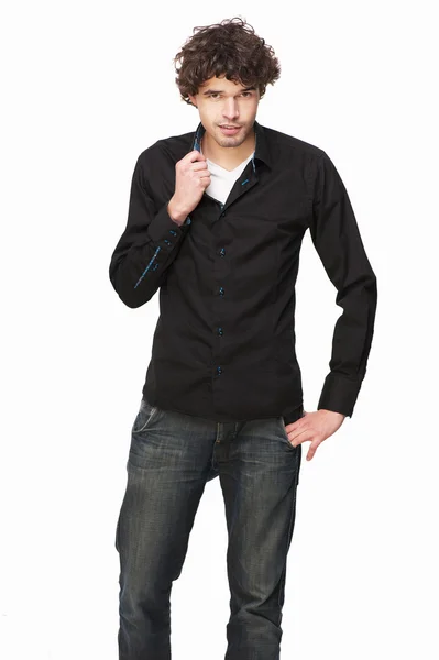 Hombre guapo en camisa negra — Foto de Stock