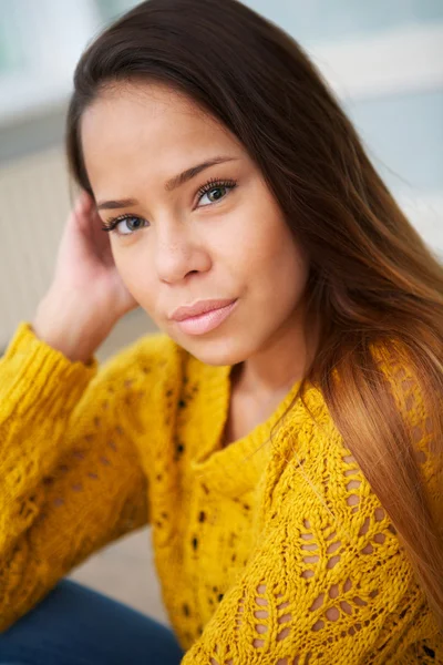 Close Up Portrait Of A Beautiful Woman Indoors — Stock Photo, Image