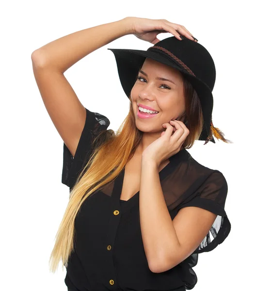 Donna sorridente con cappello — Foto Stock