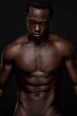 atheletic Afrika kökenli Amerikalı adam üstsüz
