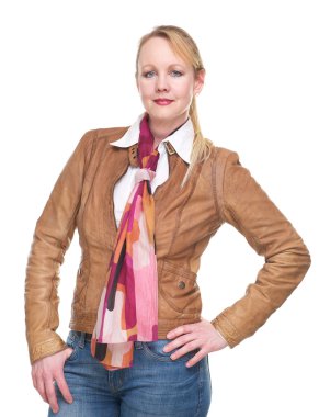 Kameraya bakarak güzel yaşlı bir kadın portresi