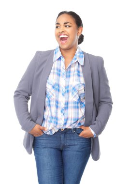 güzel kadının elleri cebinde gülüyor