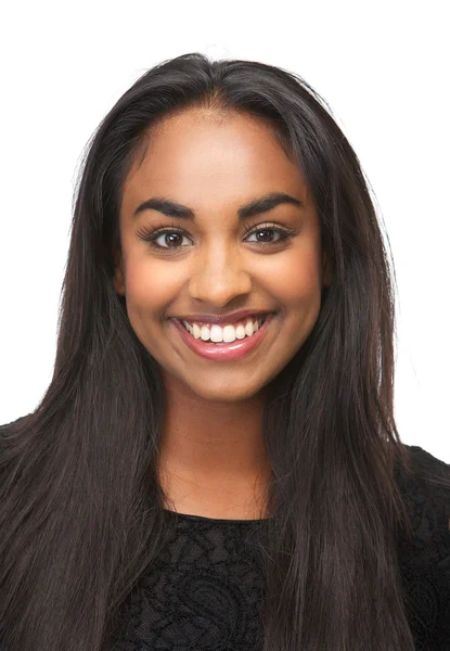 Hermosa joven sonriendo sobre un fondo blanco aislado — Foto de Stock