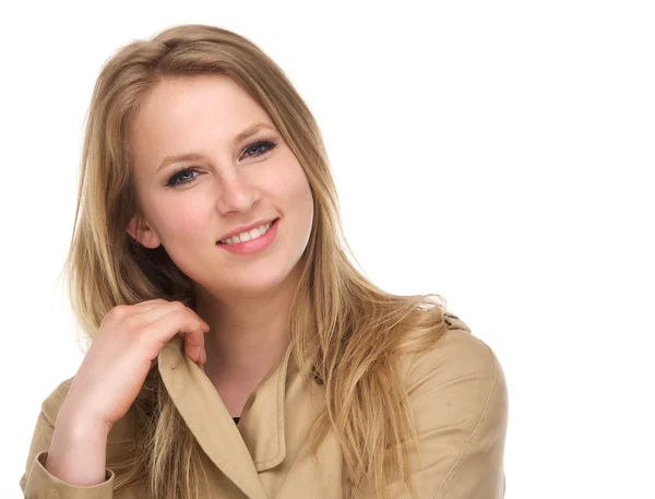 Retrato de uma jovem mulher bonita sorrindo — Fotografia de Stock