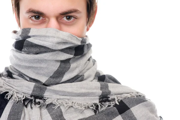 Retrato de um homem com rosto de cobertura de cachecol — Fotografia de Stock