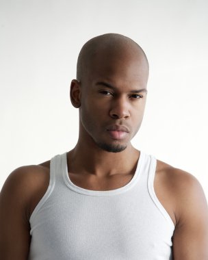 yakışıklı, siyah bir adam portresi