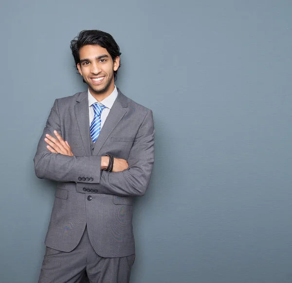 Primer plano retrato de un joven empresario alegre — Foto de Stock