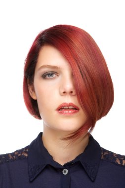 modern saç modeli olan zarif kadın