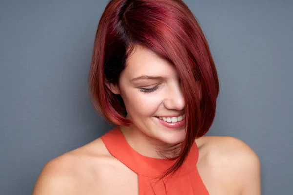 Portrait of a smiling woman with eyes closed — Stock Photo, Image