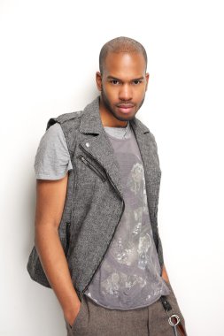 çekici bir siyah adam portresi