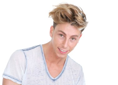 gülümseyen hoş genç adam 