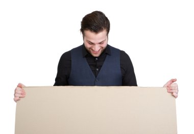 adam boş postere bakıp 