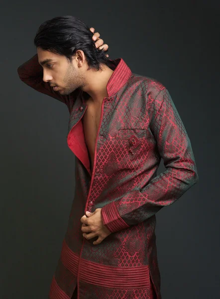 伝統的なインドの服の男 — ストック写真