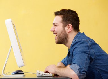 mutlu genç iş adamı 