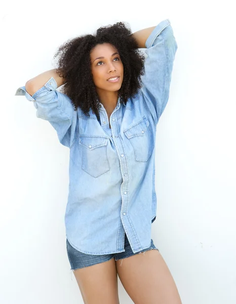 Vacker ung afroamerikansk kvinna — Stockfoto