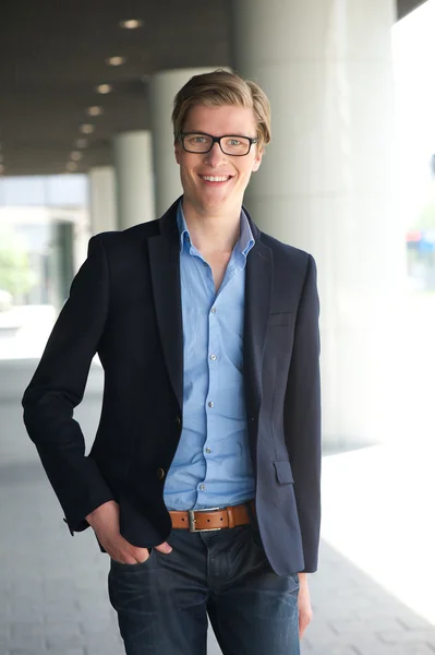Young businessman with glasses — Stockfoto