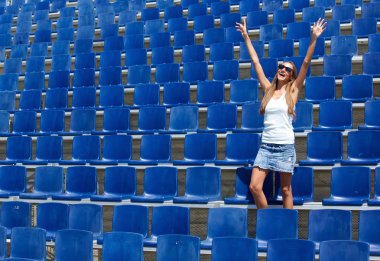 genç kadın tezahürat 