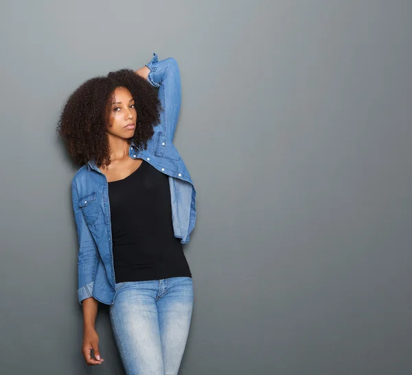 흑인 여성 패션 모델의 초상 — 스톡 사진