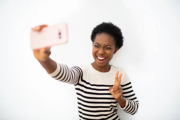 Portrait Happy Young African Amercing Woman Taking Selfie Cellphone — Stok fotoğraf