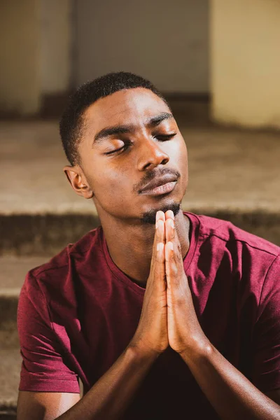 Close Portrait Young Black Man Hands Clasp Prayer — Stockfoto