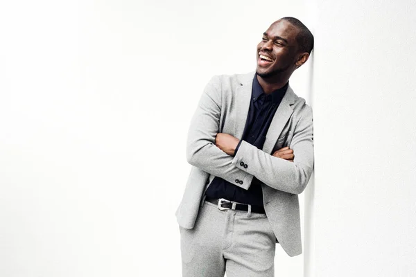 Porträt Eines Selbstbewussten Afrikanisch Amerikanischen Mannes Der Sich Businessanzug Und — Stockfoto