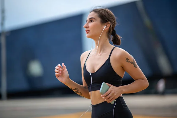 Portrait Healthy Young Female Runner Exercising Outdoors Morning — Stock Photo, Image