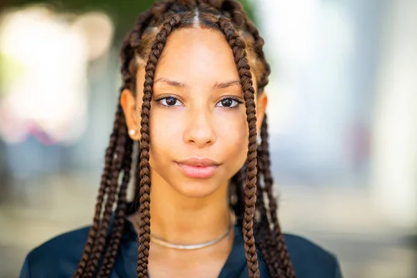 Close Portrait Beautiful Young African Woman Braided Hairstyle Looking Camera — Stock Photo, Image