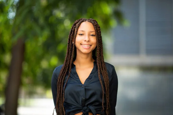 Portrait Stylish Young African American Woman Braided Hairsyle Standing Looking — Stock Photo, Image