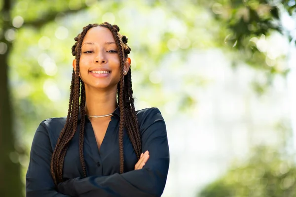 Close Portrait Pretty Young Black Woman Braided Hair Standing Her — Stock Photo, Image