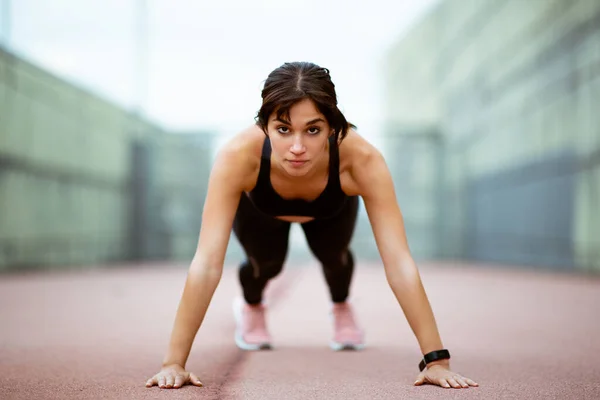Low Angle Portrait Healthy Young Woman Doing Push Ups Outdoors — Stock Photo, Image